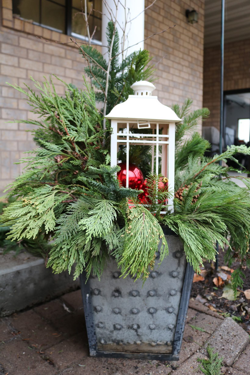 WINTER PORCH POT