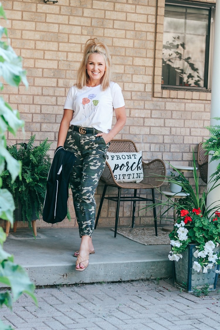 WHAT TO WEAR WITH CAMO PANTS MY HAPPY PLACE